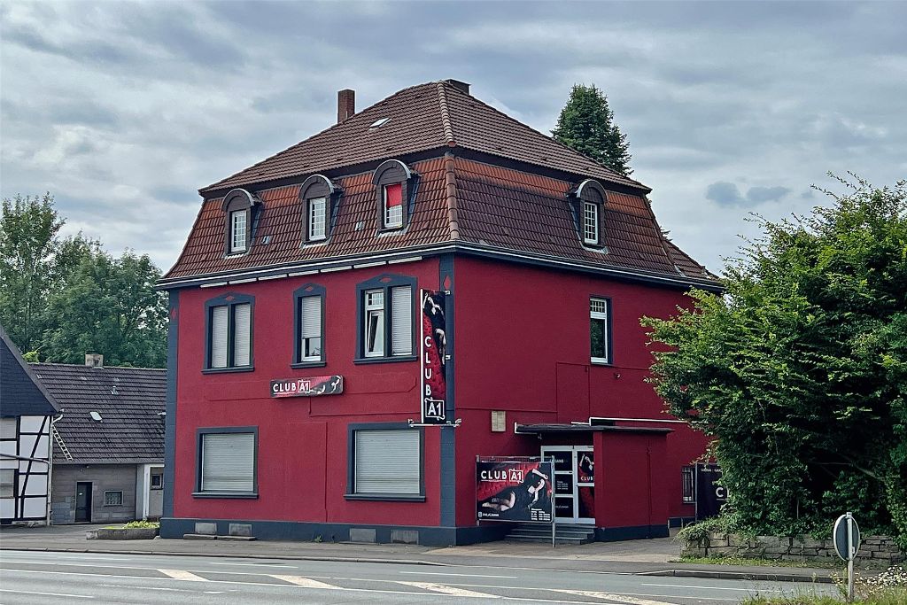 Club A1 Kamen – Rotes Gebäude Außenansicht, Unnaer Str. 40